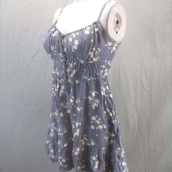 Hollister Dresses & Skirts - Hollister Babydoll Ditsy Floral Dress L